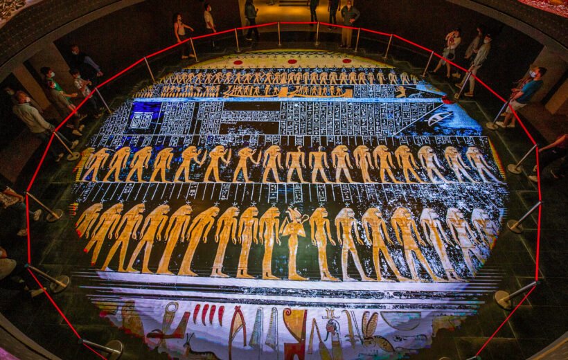 Day Tour to National Museum & Citadel and Bazaar